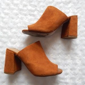 PEEP-TOE MULES